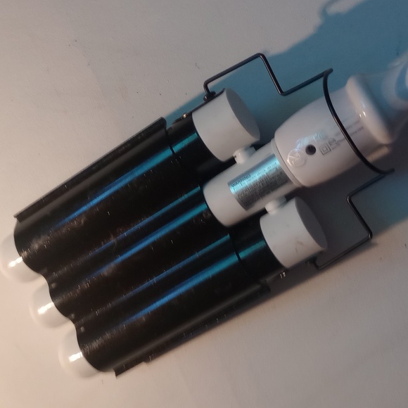 Waver - Picture 4 of 5